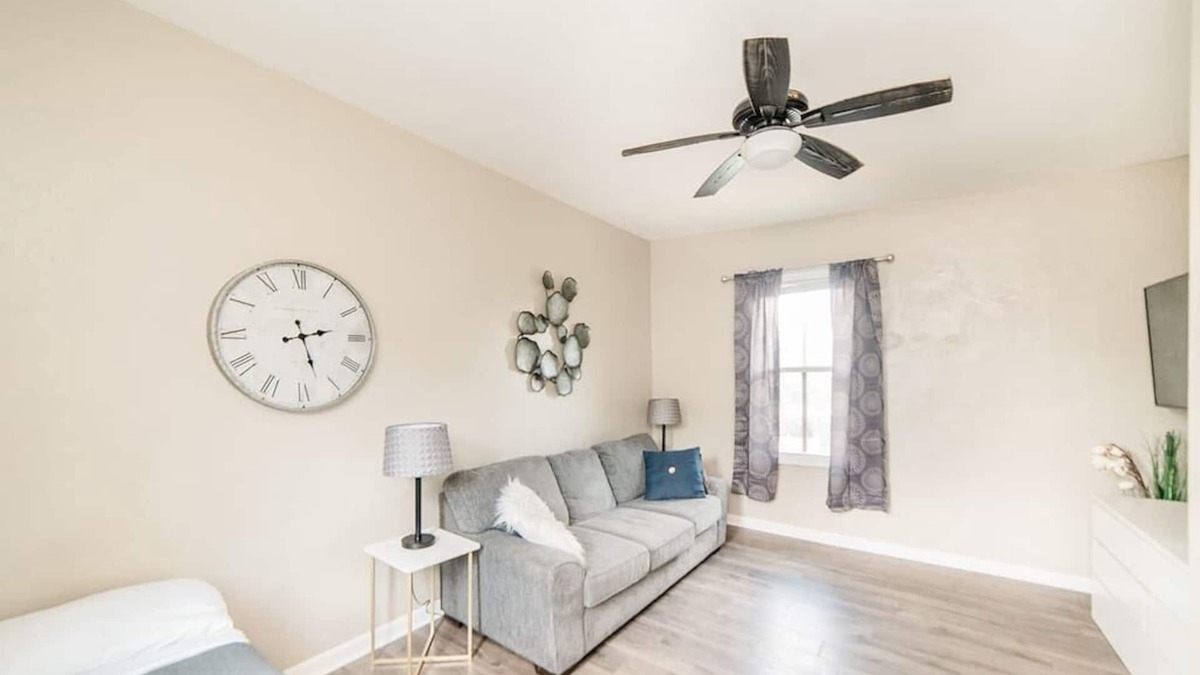 Manchester Apartment | Comfortable and Walkable - Off-Street Parking