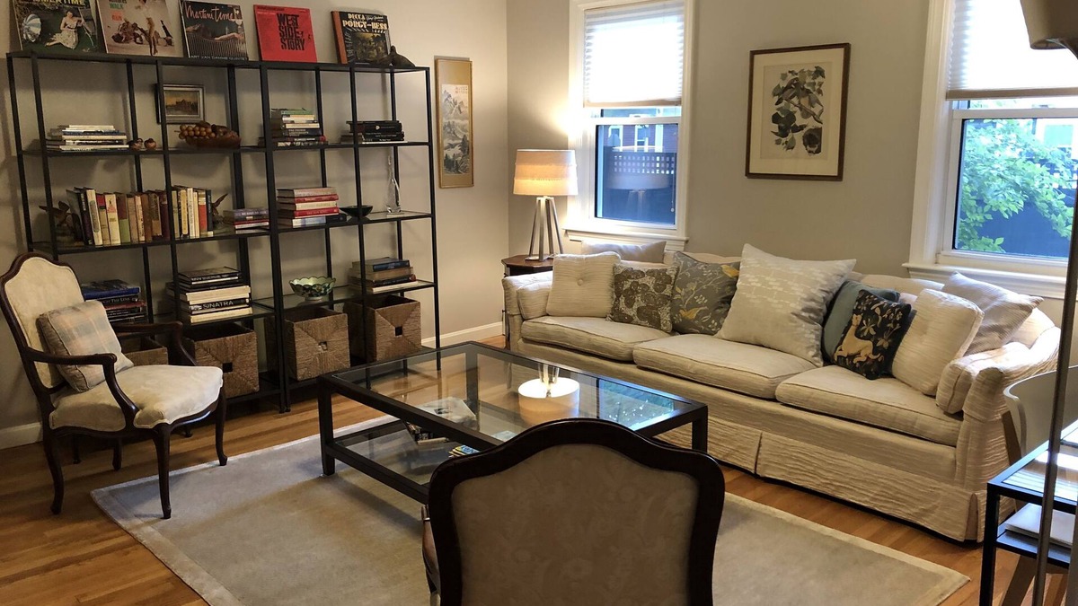 Arefth Condo | COMFORTABLE AND WELL-APPOINTED, BRIGHT AND SPACIOUS ON THE BOSTON-CAMBRIDGE LINE