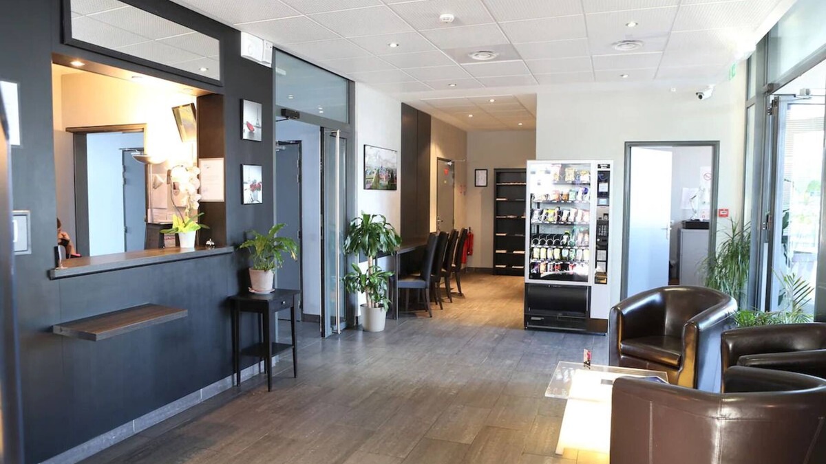 Chevilly-Larue Hotel | Comfortable Apartment with Breakfast & Metro Acces