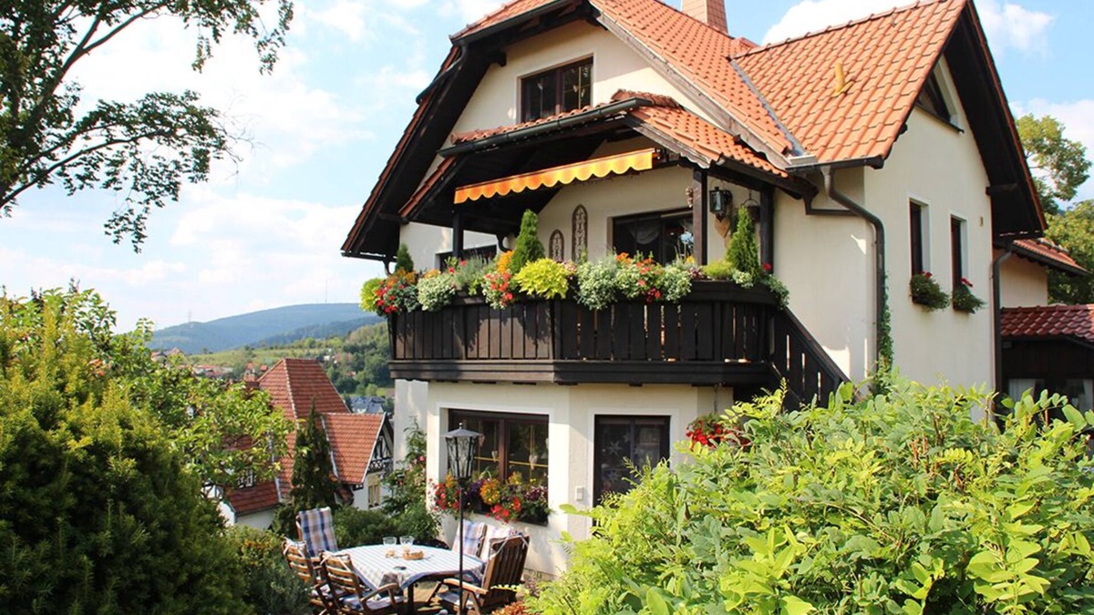 Effelder-Rauenstein Apartment | Comfortable apartment with panoramic views of the mountains and the countryside