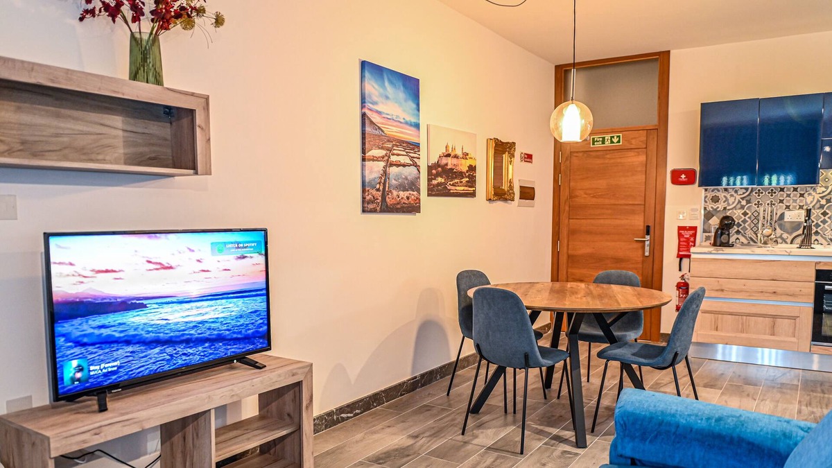 Kalkara Apartment | Comfortable Apartment at Level 2 overlooking Kalkara Creek