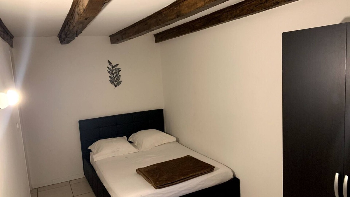Anglefort Apartment | Comfortable apartment in a quiet private residence