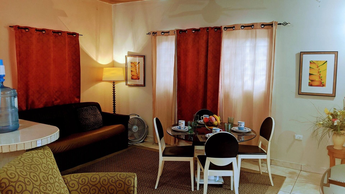 Kingston Apartment | Comfortable Apartment 1BR King Bed with AirCon