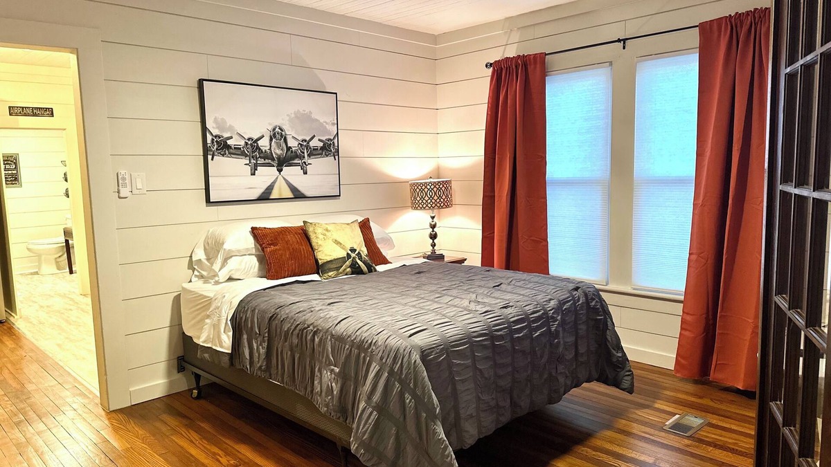 Long View Apartment | Comfortable apartment, Near Aviation Museum–The Spruce Goose, The Spruce Goose