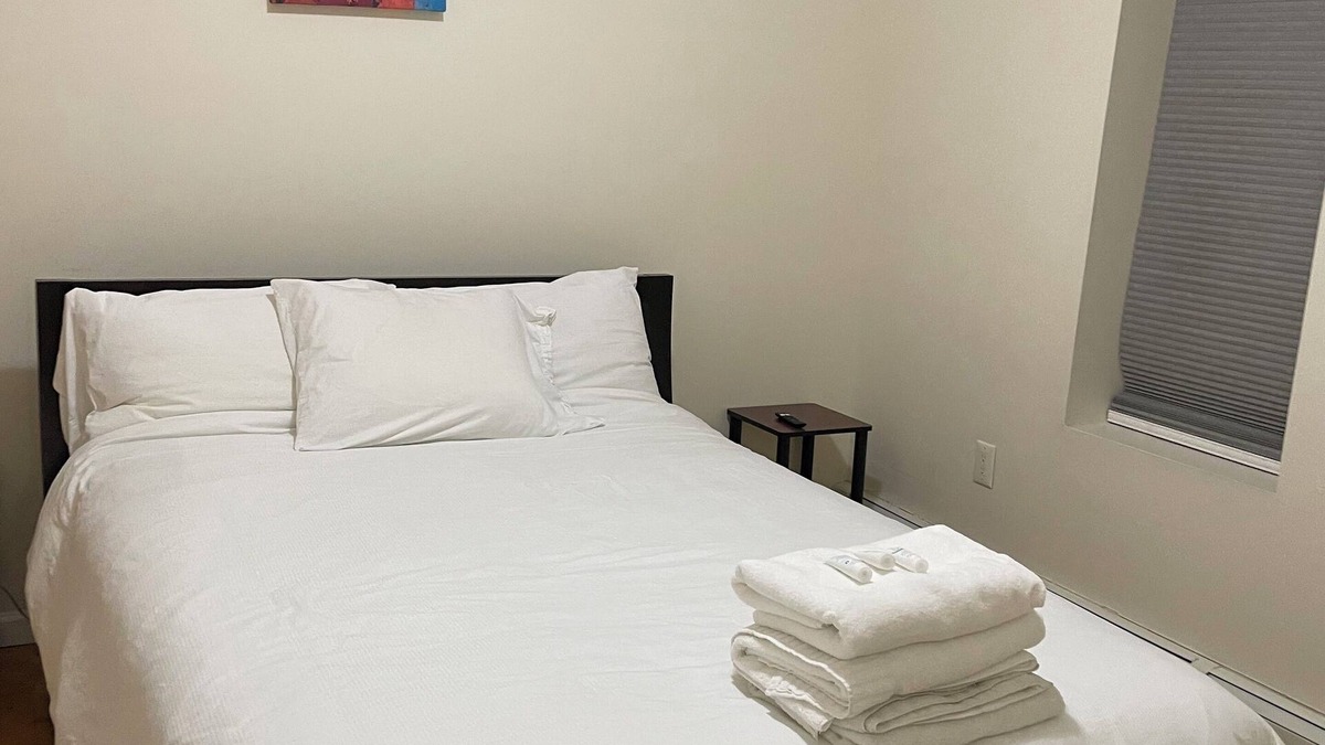 Ocean Parkway Apartment | Comfortable apartment close to New York City 20 min