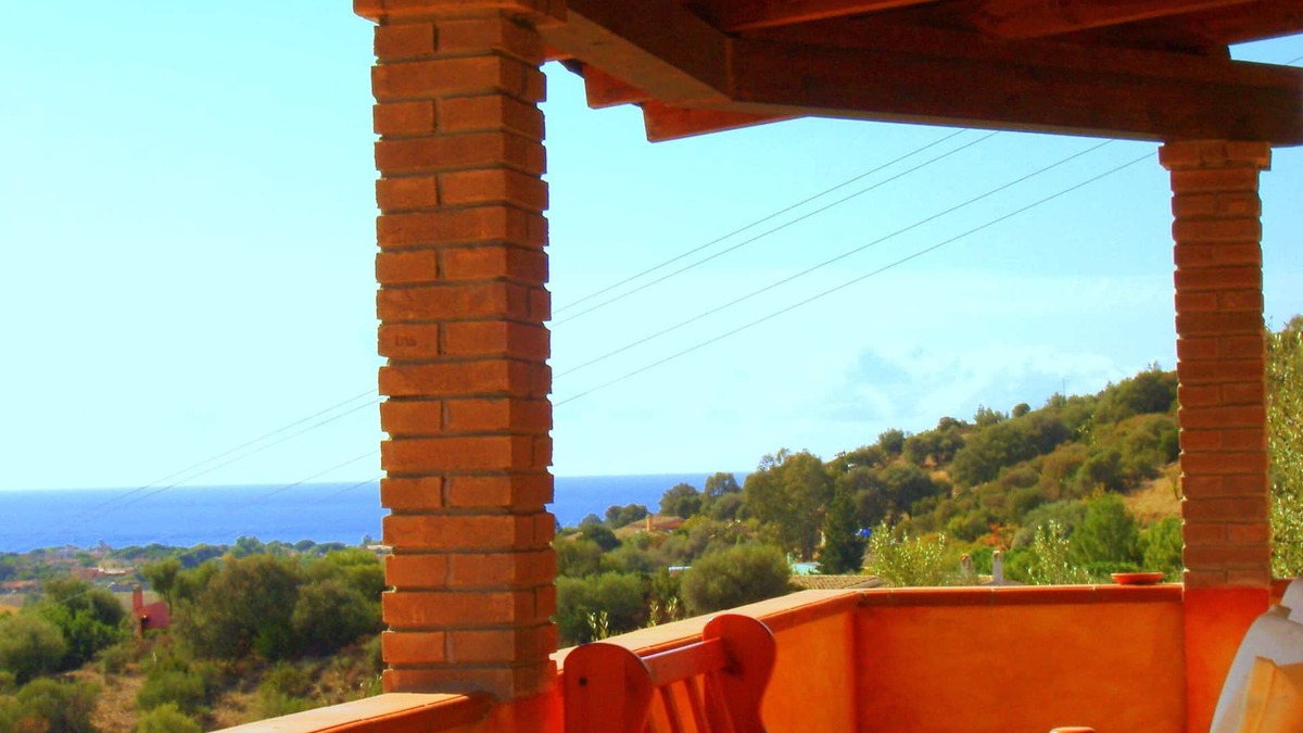 Solanas House | Comfortable apartment with private terrace near the sea, near Villasimiu