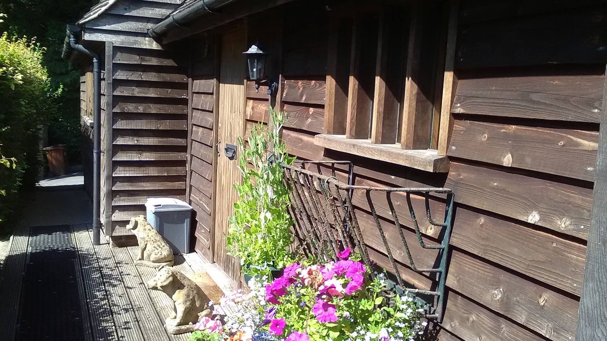 Sheffield Green Cottage | Comfortable Barn, Ashdown Forest, Fantastic Local Pub, Excellent For Walkers