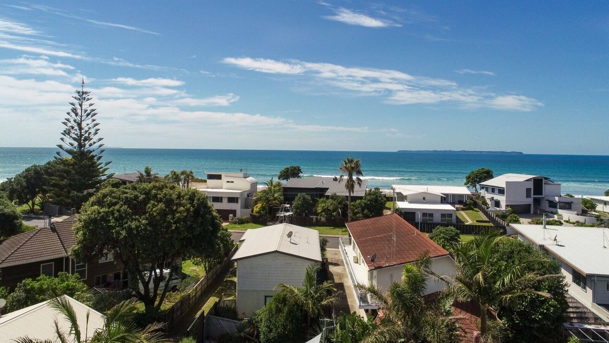 Papamoa Beach Apartment | Comfortable beach apartment, close to the water