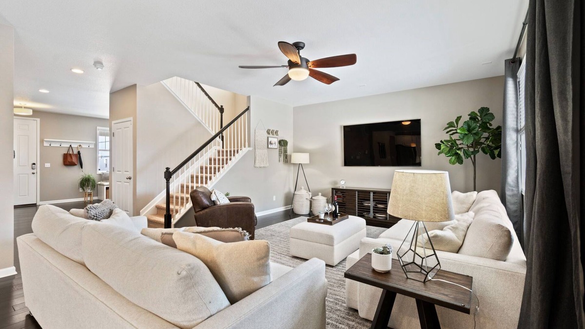 Frederick House | Comfortable Beds, Fastest Wifi, Hot Tub Spa
