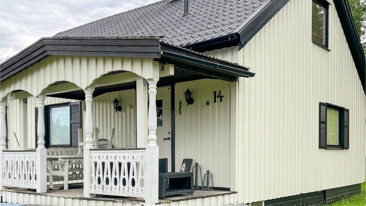 Bograngen House | Comfortable, bright cottage with good conditions for outdoor activities.