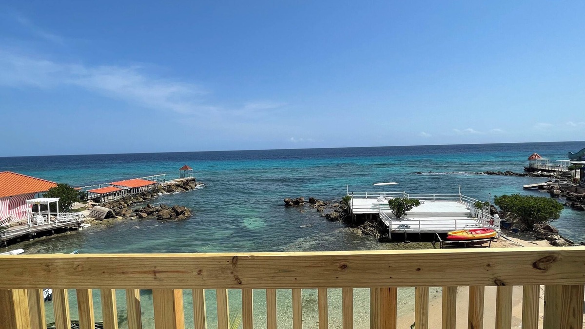 Stewart Town Condo | Comfortable, Bright Condo Steps Away From the Beach
