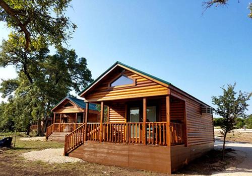 Pipe Creek House | Comfortable Cabin Rental with Pool Access near San Antonio, Texas
