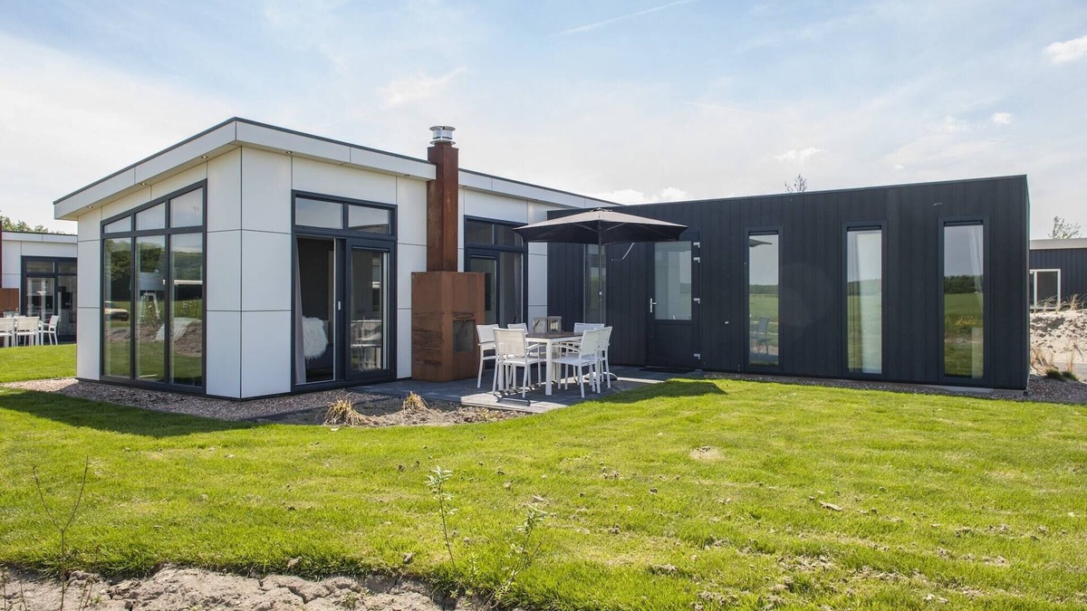 Municipality of Hellevoetsluis Ski Chalet | Comfortable chalet 4.5km from Rockanje
