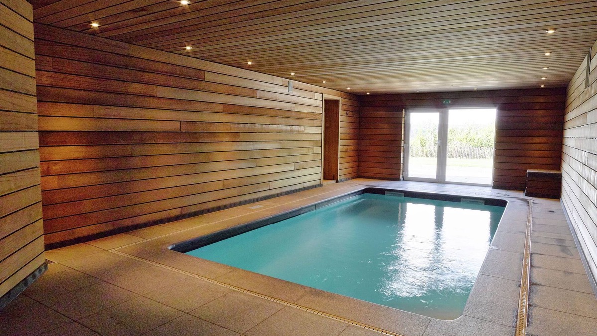 Stoumont House | Comfortable chalet with indoor pool, hammam and sauna near Stoumont