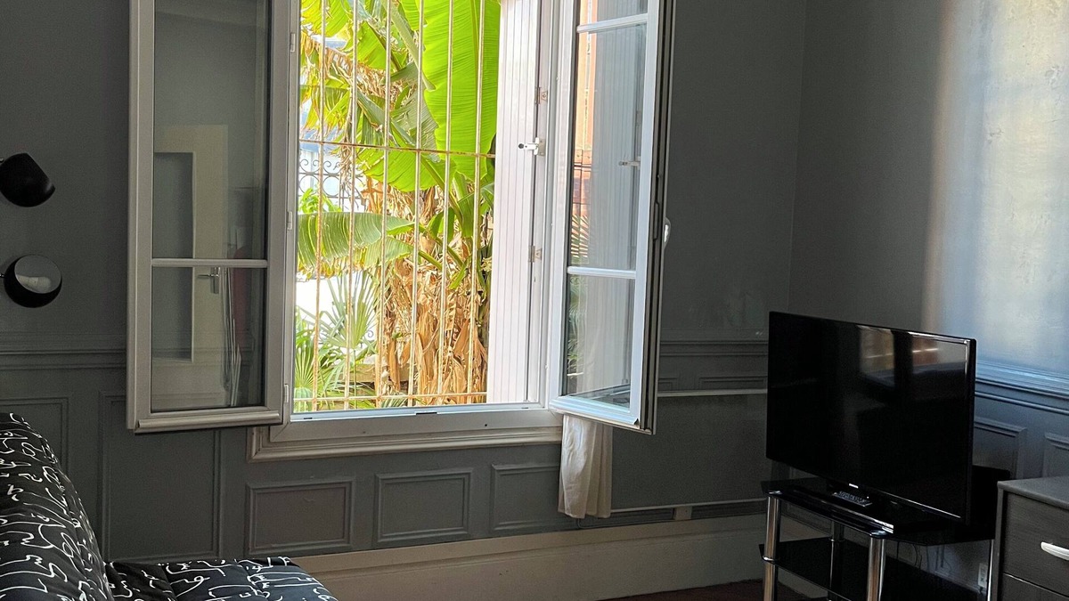 Sainte Marie - Saint Leon Apartment | Comfortable city center studio near train station