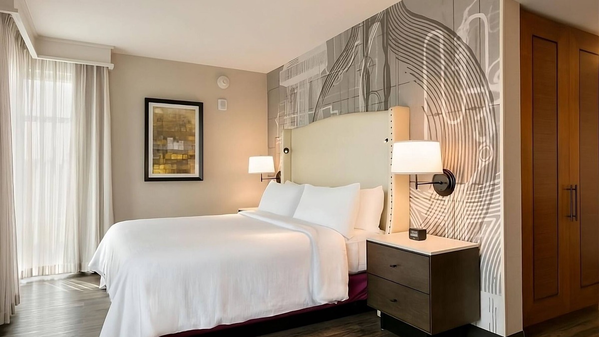 Berkeley Heights Hotel | Comfortable Countryside Stay! 4 Relaxing Units, Pool, Free Breakfast!