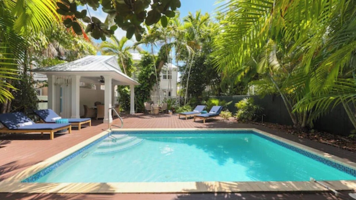 Marathon Hotel | Comfortable Coastal Living with Private Pool & Kitchen Access!