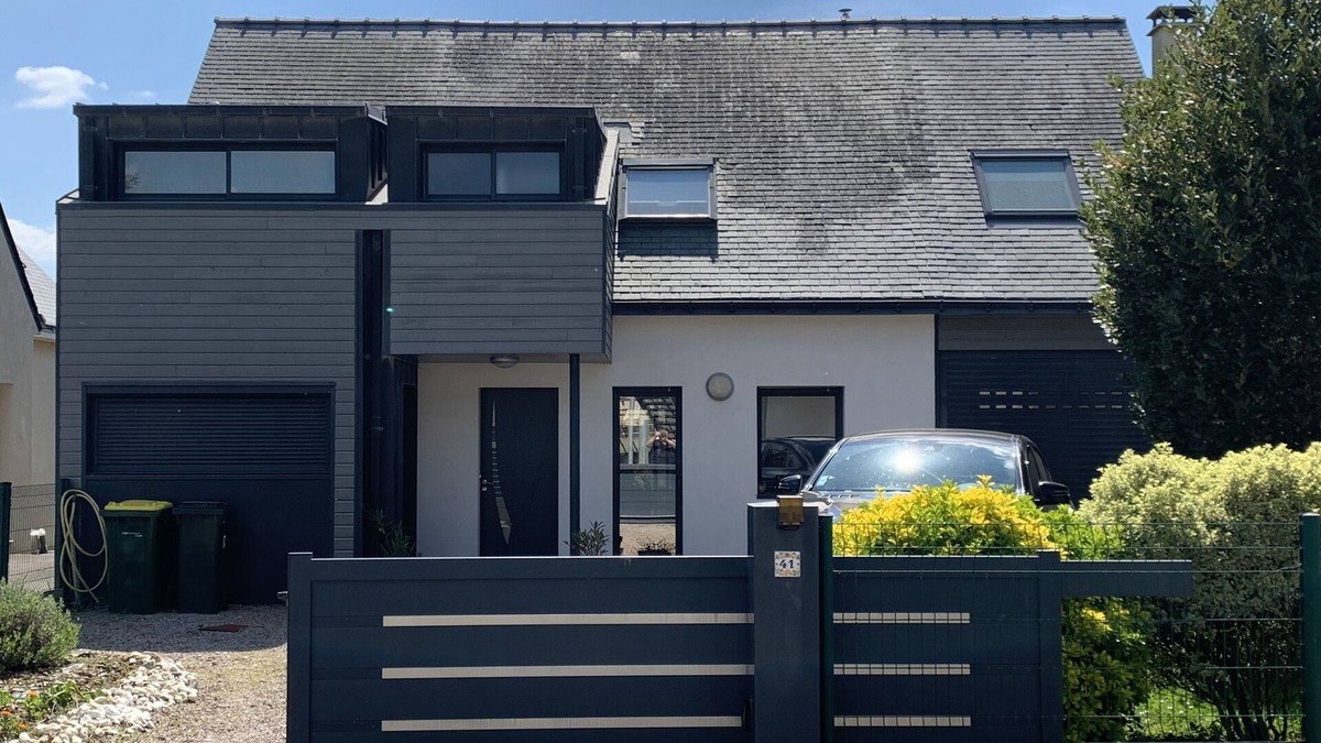 Penestin Villa | Comfortable, contemporary accommodation 100 metres from the beach (gold mine)
