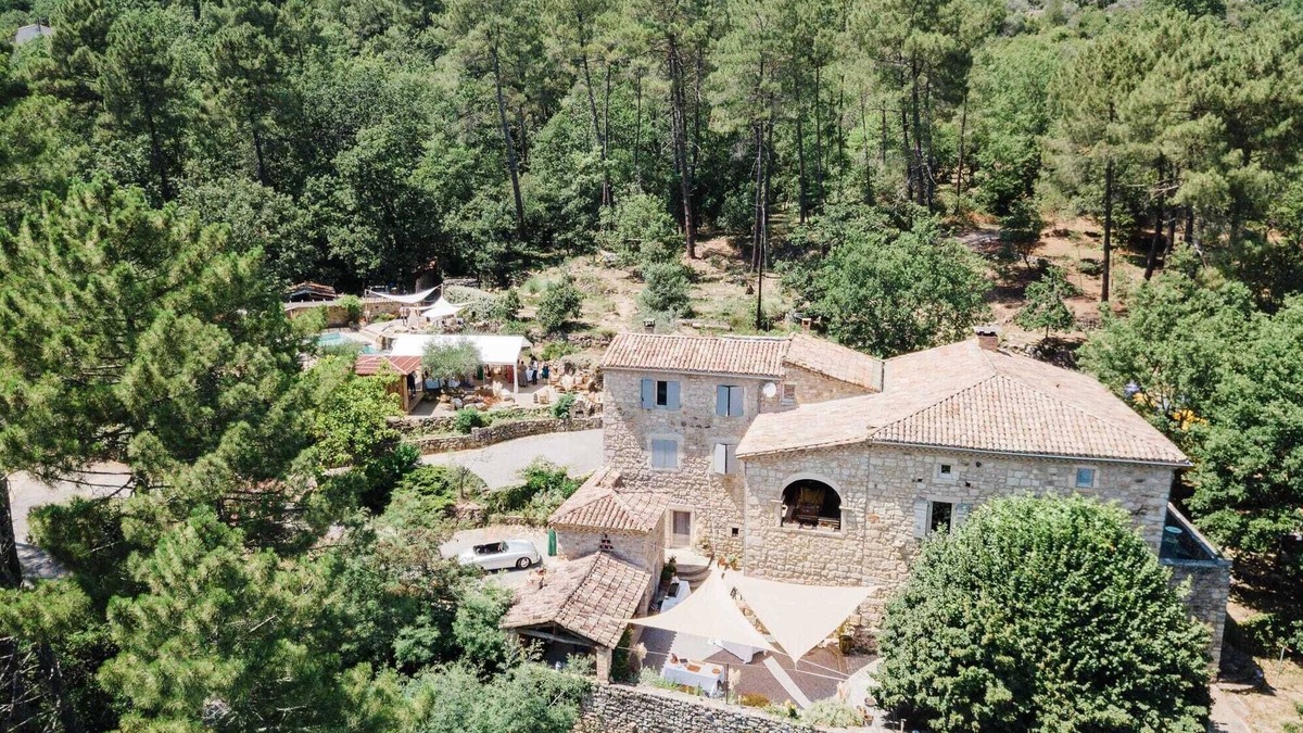 Banne House | Comfortable country house in the heart of nature, with jacuzzi, sleeps 10