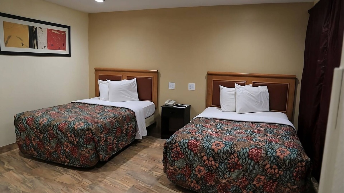 Beeville House | Comfortable Countryside Stay! Free Parking, Pets Allowed
