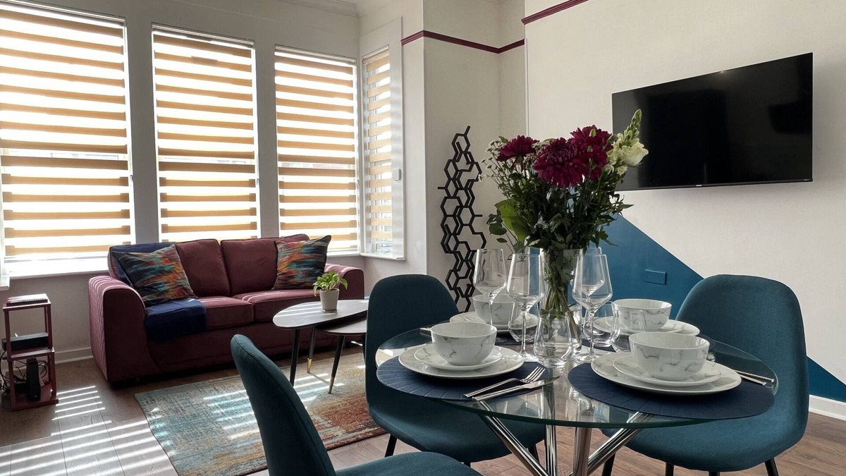 Westcliff-on-Sea Apartment | Comfortable double room in Westcliff-on-Sea