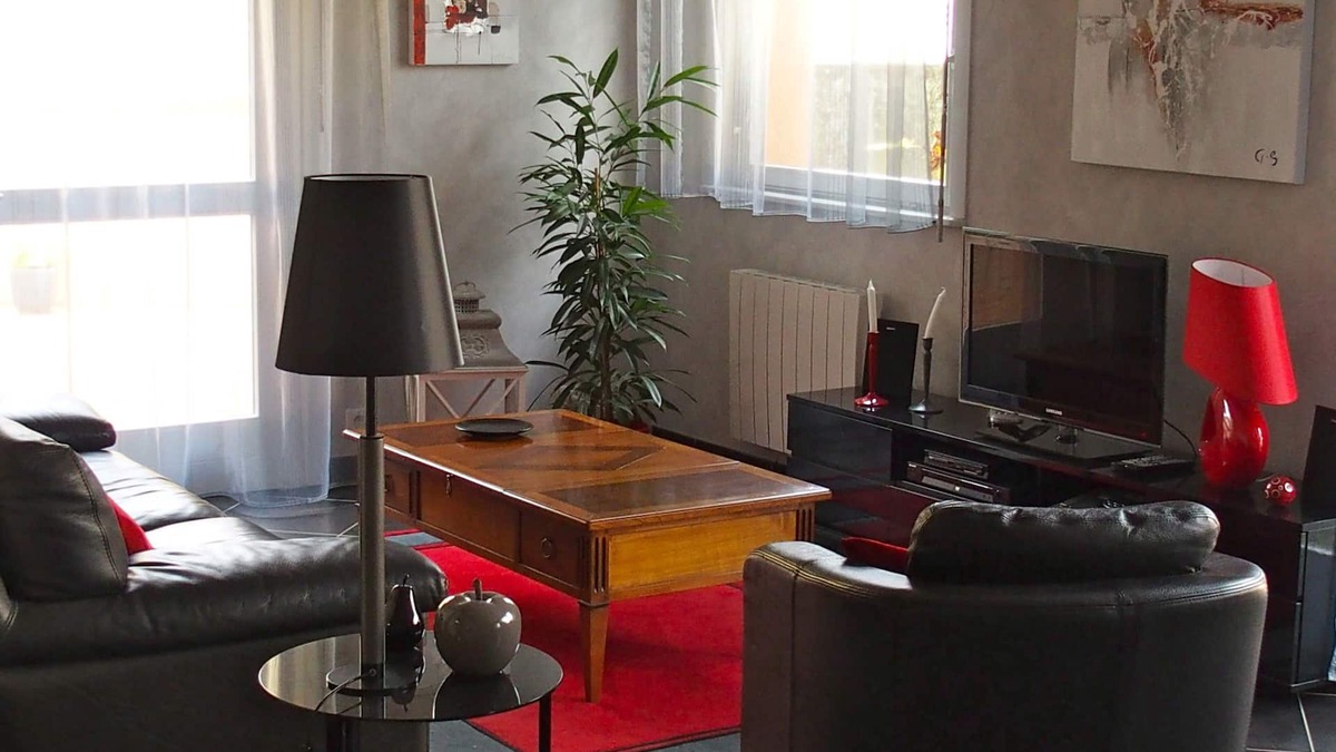 Ribeauville House | Comfortable detached house with garden and private parking