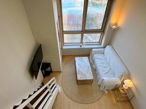 Seokchon-dong Apartment | Comfortable Duplex House with City Lake View #SeokchonLakeView #LotteWorld