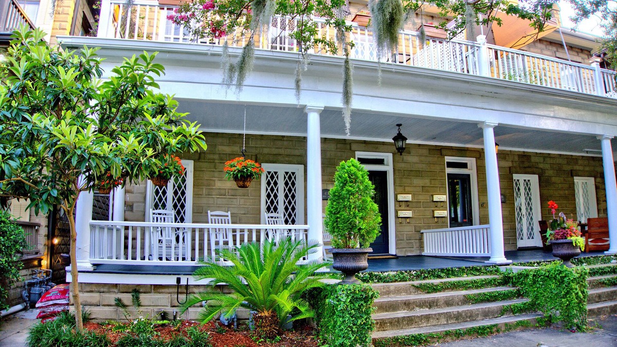 Historic Downtown Savannah Apartment | Comfortable Escape 2BR Historic Downtown