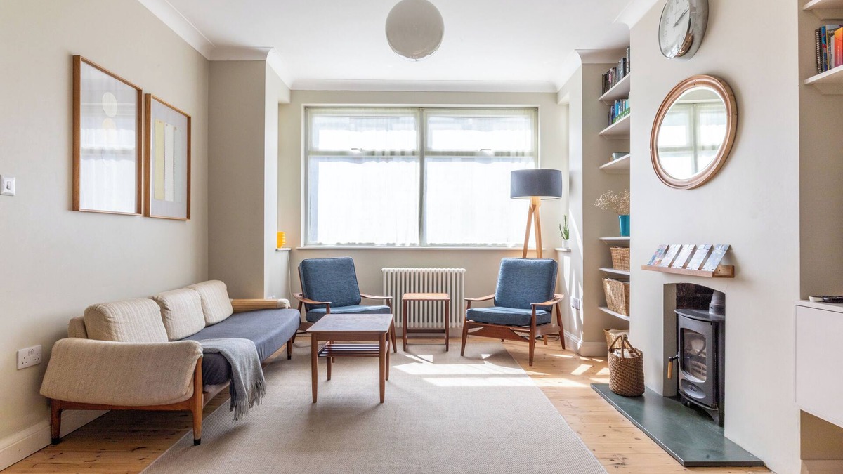 Leyton House | Comfortable Family Home with Lots of Space