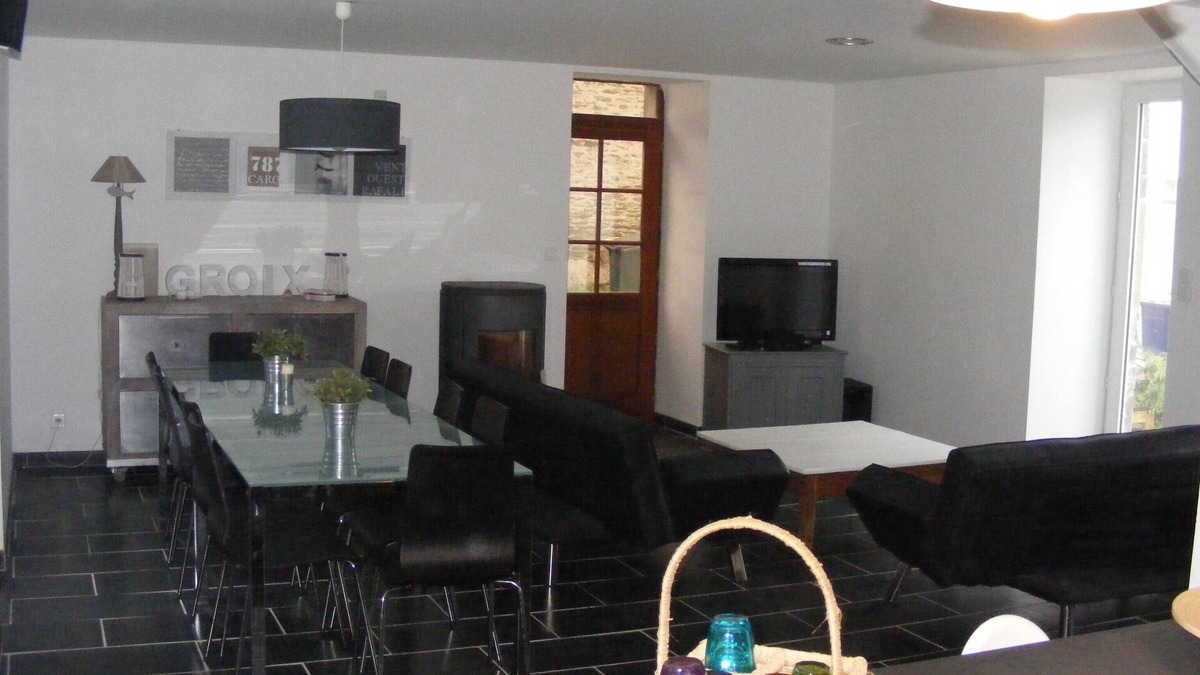 Groix House | comfortable family home up to 12 people 5mn beaches