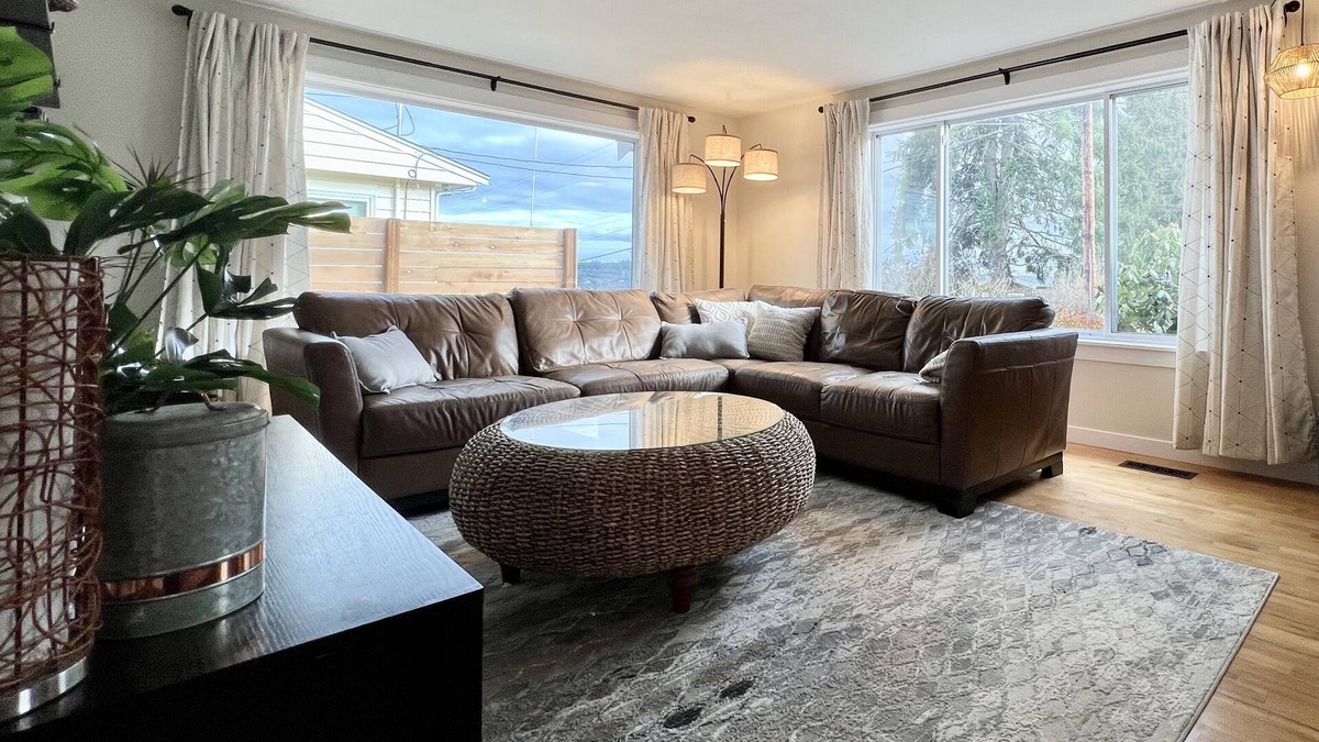 Silverdale House | Comfortable family retreat with fireplace, views and game room.
