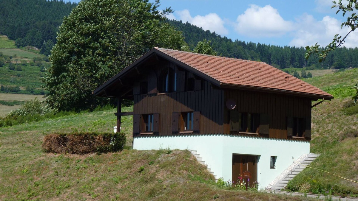 Fresse-sur-Moselle Ski Chalet | Comfortable 9-person chalet at the foot of the Ballon d'Alsace. Calm and relaxation.