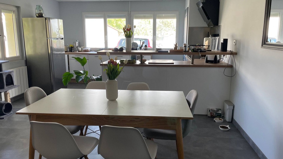 La Suze-sur-Sarthe Cottage | Comfortable lodging with pool, parking, and Wi-Fi in La Suze-sur-Sarthe