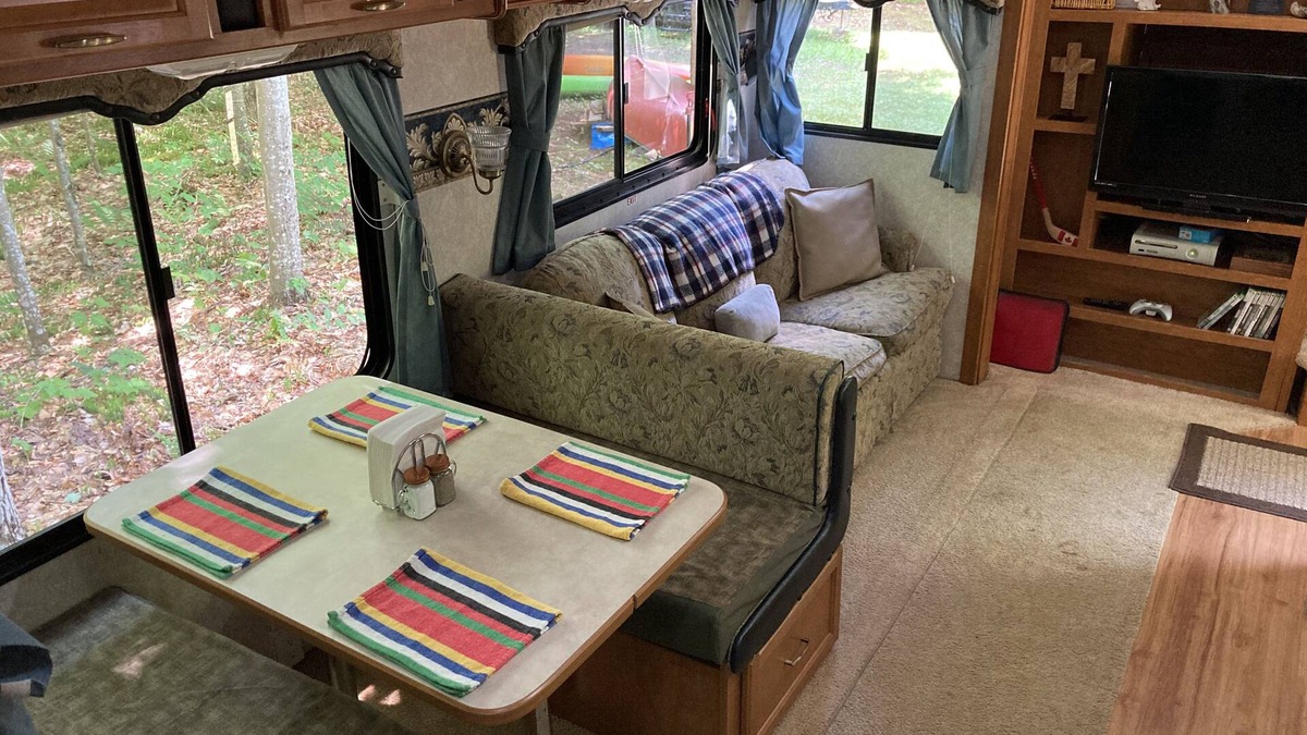 Town of Clifton House | Comfortable Getaway - Adirondack RV