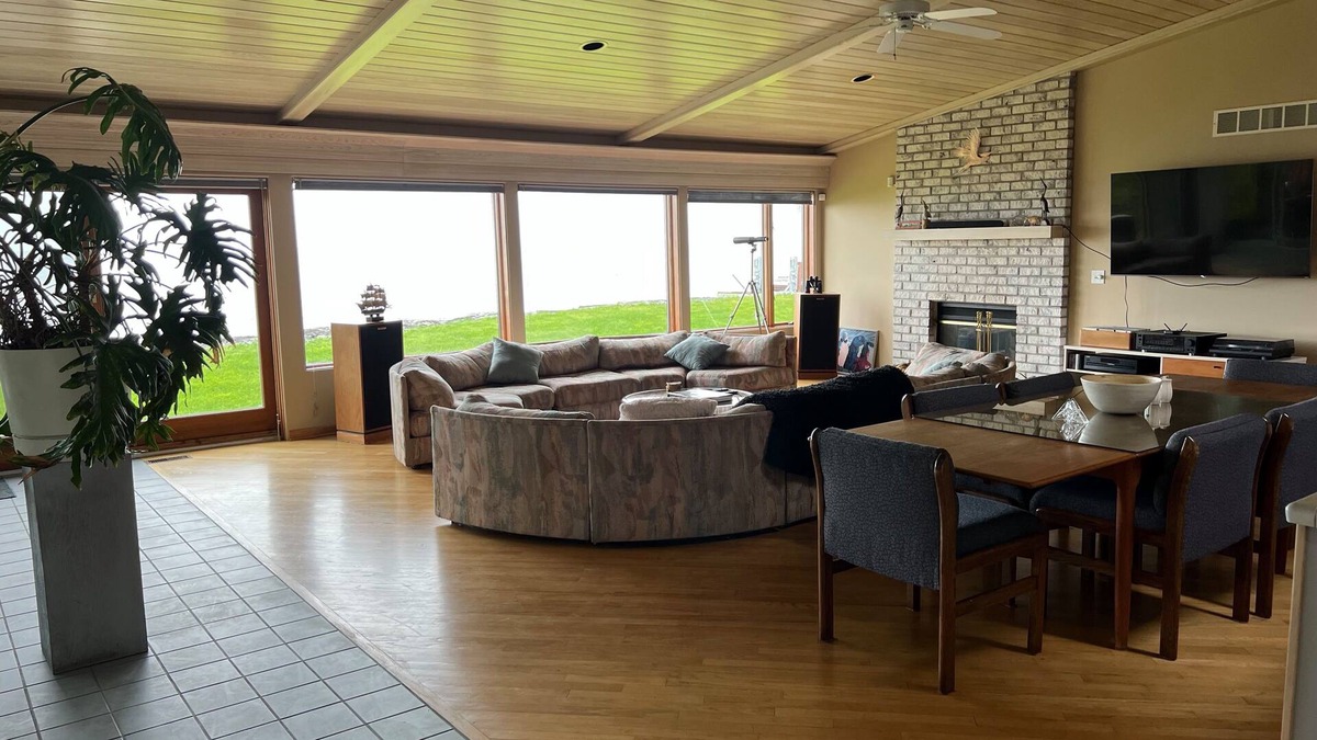 North Greece House | Comfortable getaway for the entire family with amazing views of the water