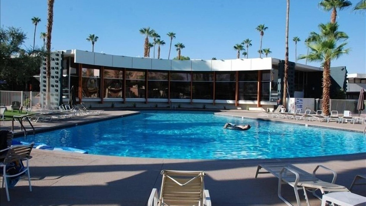 Twin Palms Apartment | Comfortable Ground Floor Apartment in Historic Ocotillo Lodge with private patio