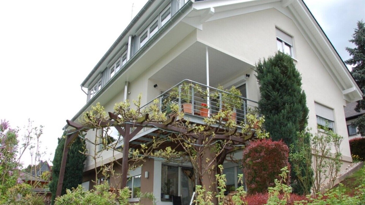 Bullay Apartment | Comfortable Holiday Apartment with Private Entrance, Patio & Bike Garage