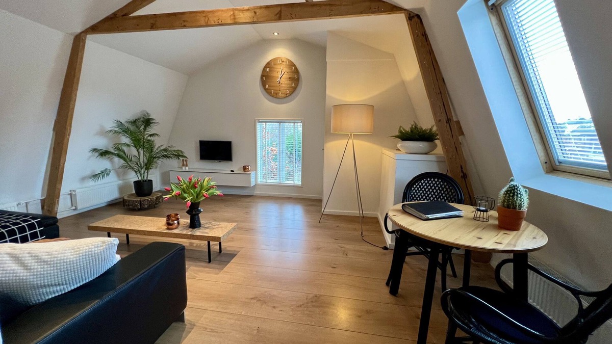Municipality of Castricum Apartment | Comfortable holiday home just 300m from the center. Close to the beach