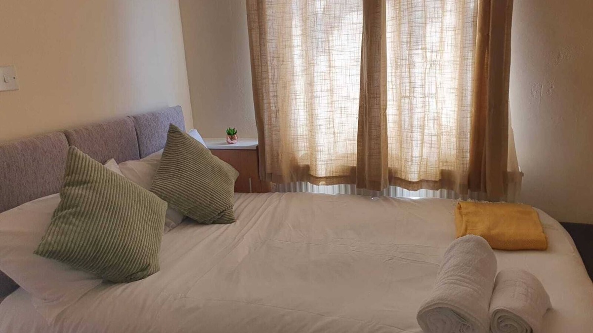Alsagers Bank House | Comfortable homestay in Stoke
