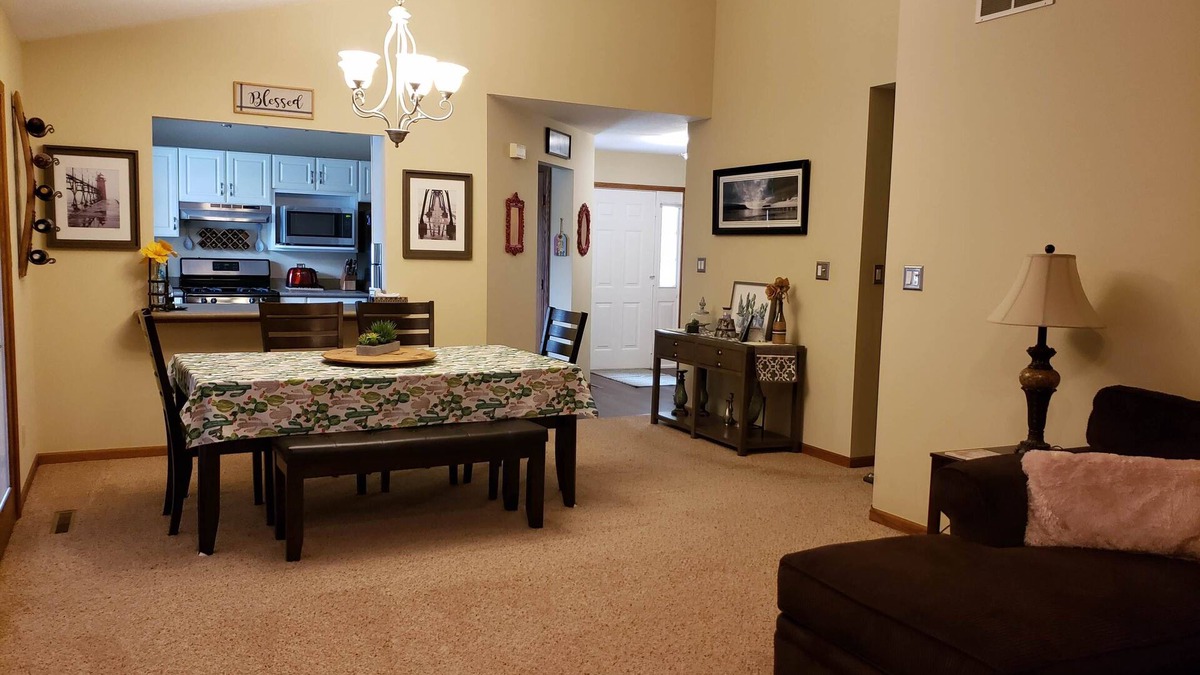 Bourbonnais House | Comfortable home away from home. Close to ONU and all grocery and restaurants.