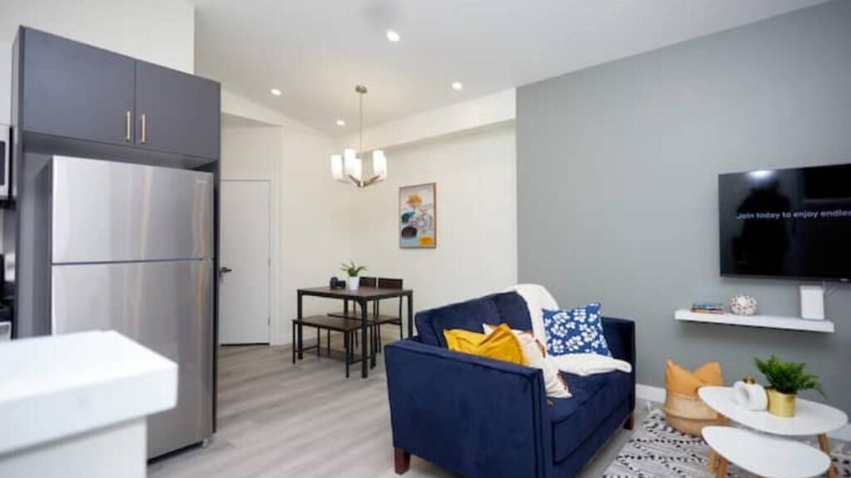 St. James House | Comfortable home near airport