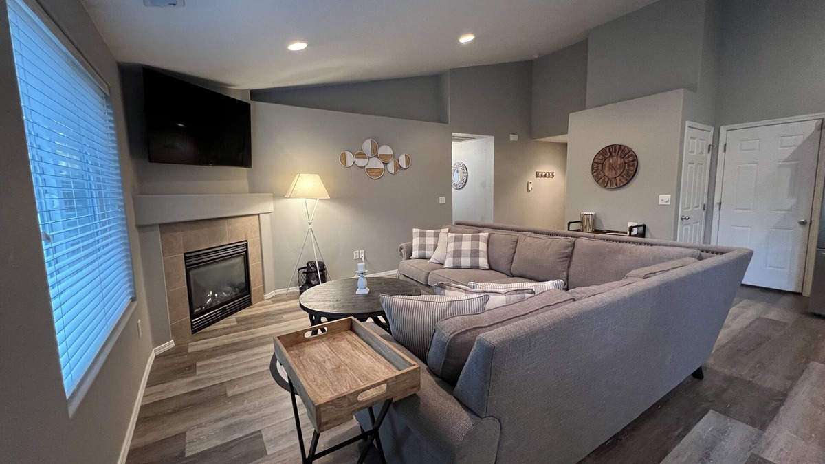 Woodburn House | Comfortable home near Outlets, Wineries and Tulip Festival
