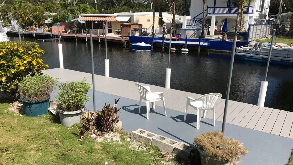 Sexton Cove Estates House | Comfortable home on a canal w/new private dock and ramp!