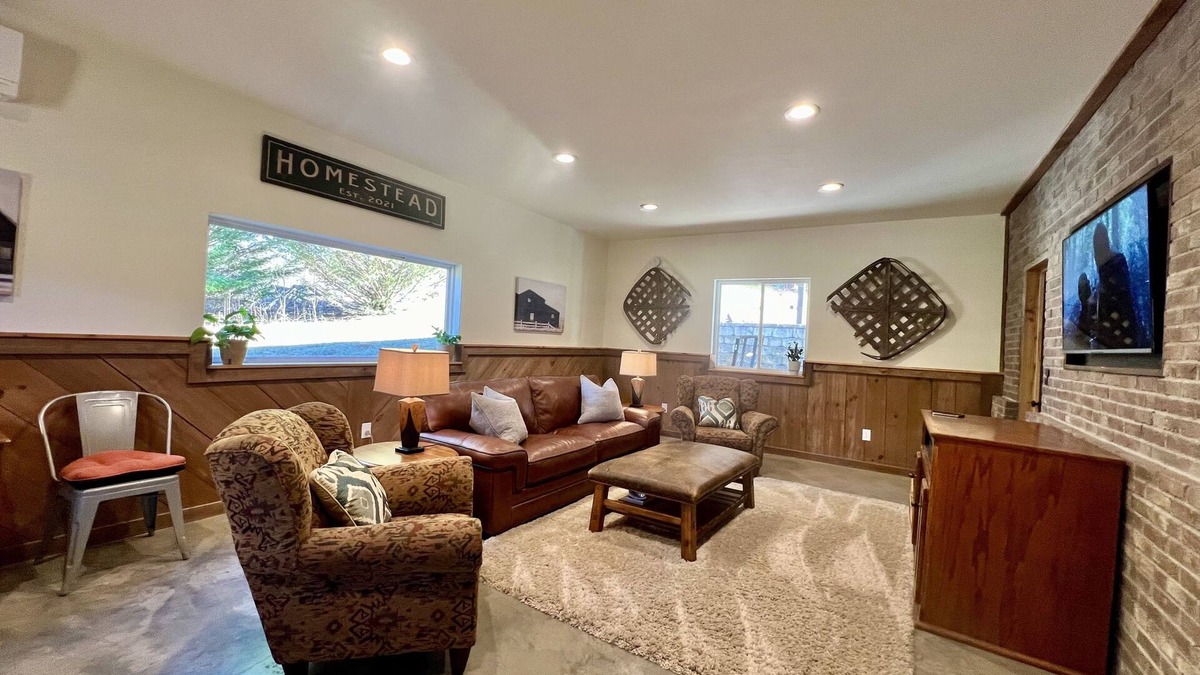 Hendersonville House | Comfortable home near wineries and hiking