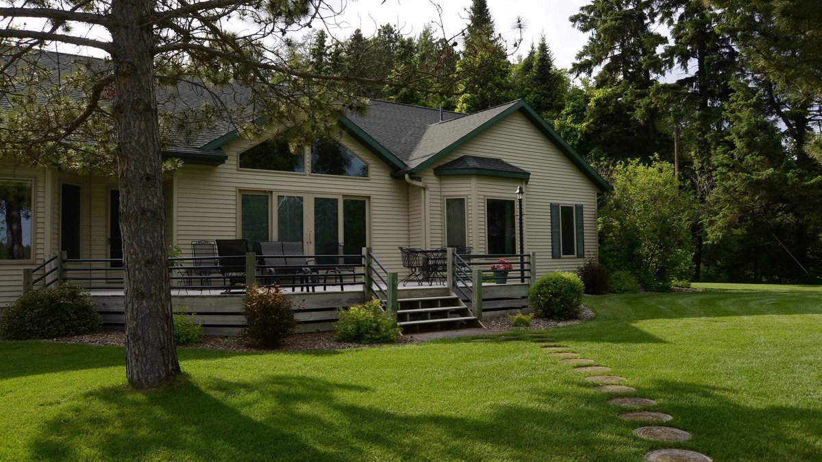 Park Rapids House | Comfortable home with amazing porch located on Big Sand Lake & Pine Cone Lodge