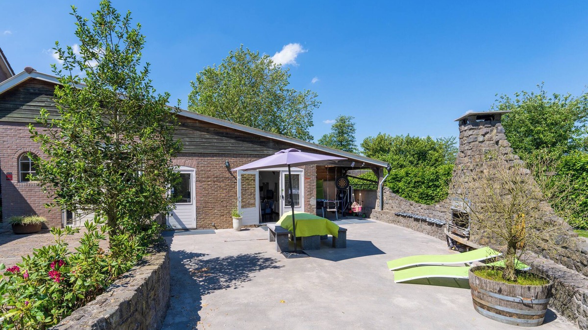 Olst House | Comfortable home with sauna and swimming spa