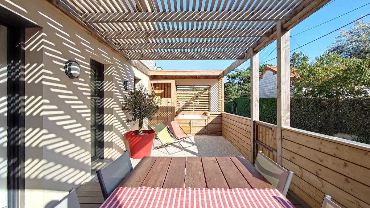 Jullouville House | Comfortable house 50m from the sea