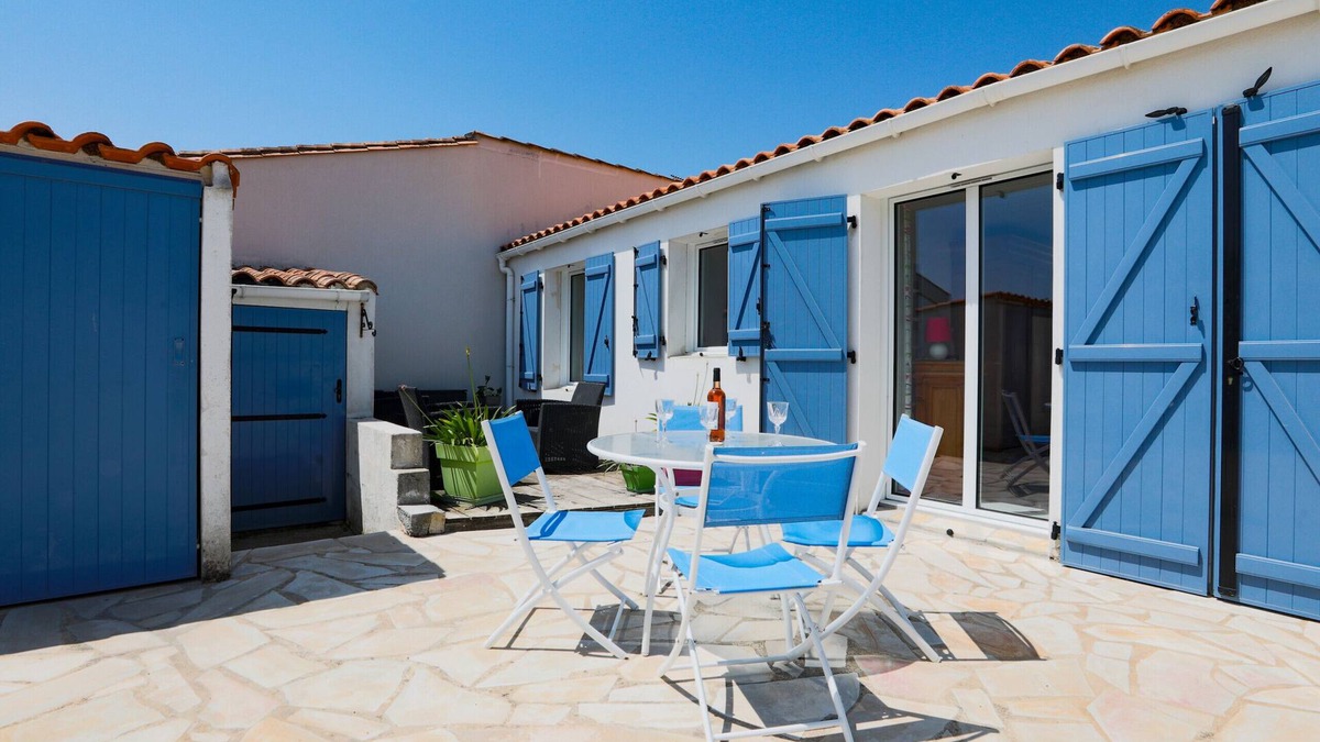 La Flotte Ski Chalet | Comfortable house for 10 close to the village