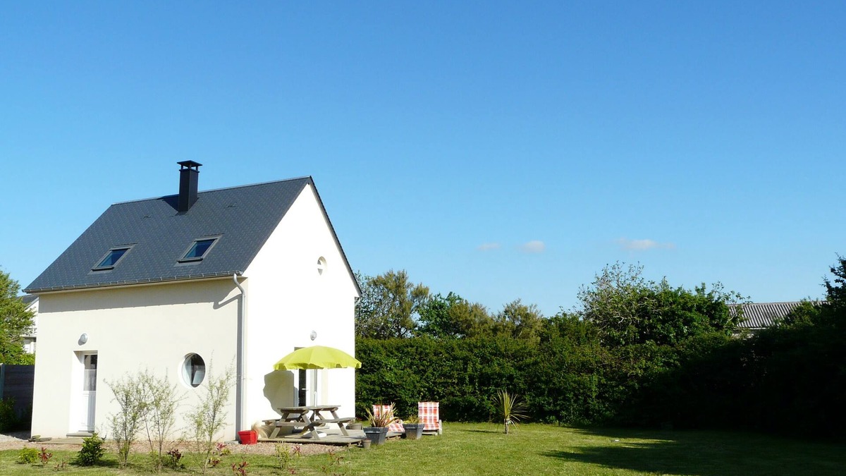 Surtainville House | Comfortable house, 500 m from the beach