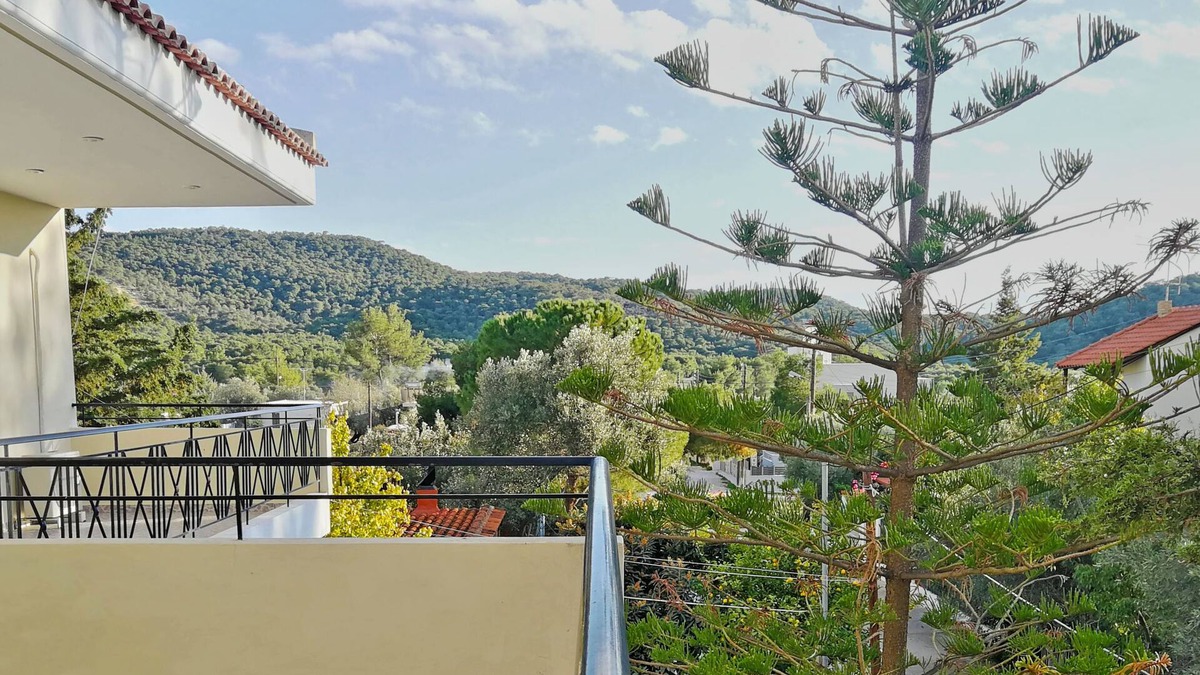 Karakiani House | Comfortable house with garden - 2 minutes from the beach!
